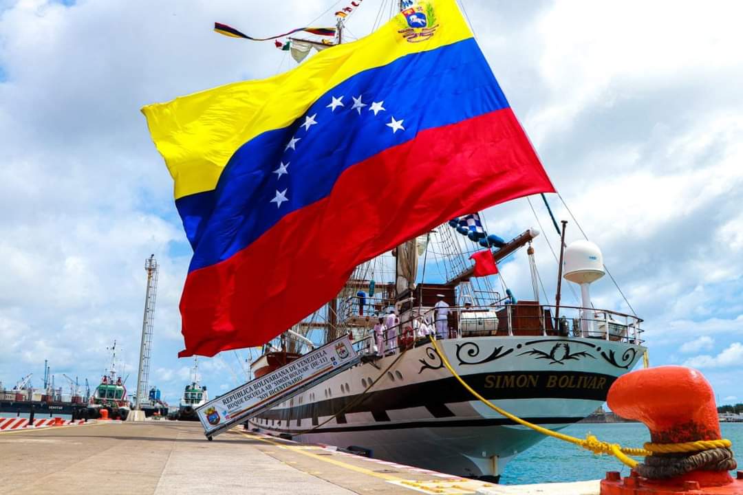 Presidente Nicolás Maduro elogia el zarpe del Buque Escuela