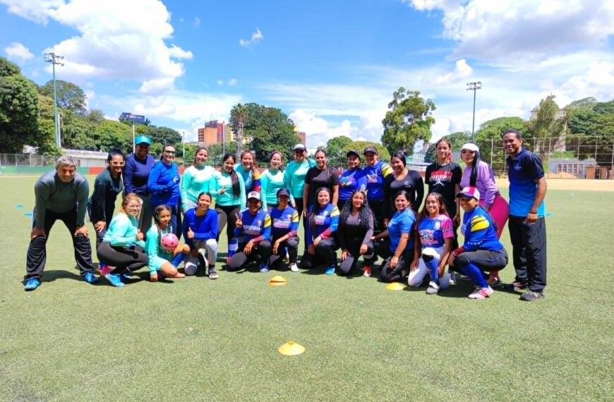 Territorio Insular se enfrenta en Kickingball
