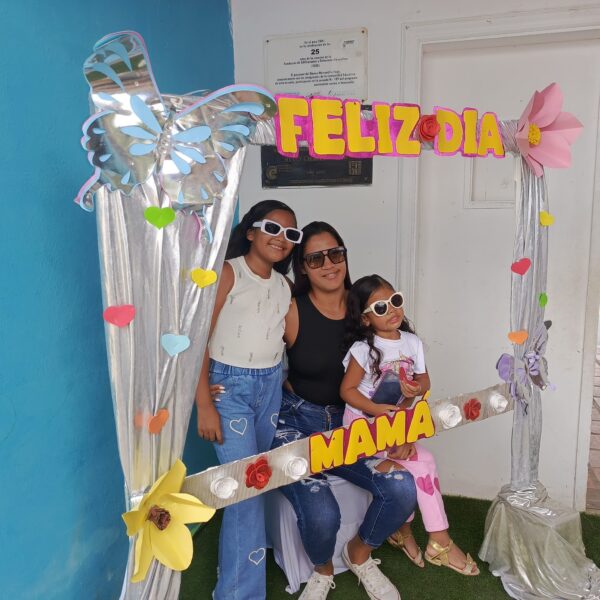 Complejo Educativo Archipiélago Los Roques celebra con cariño el Día de las Madres