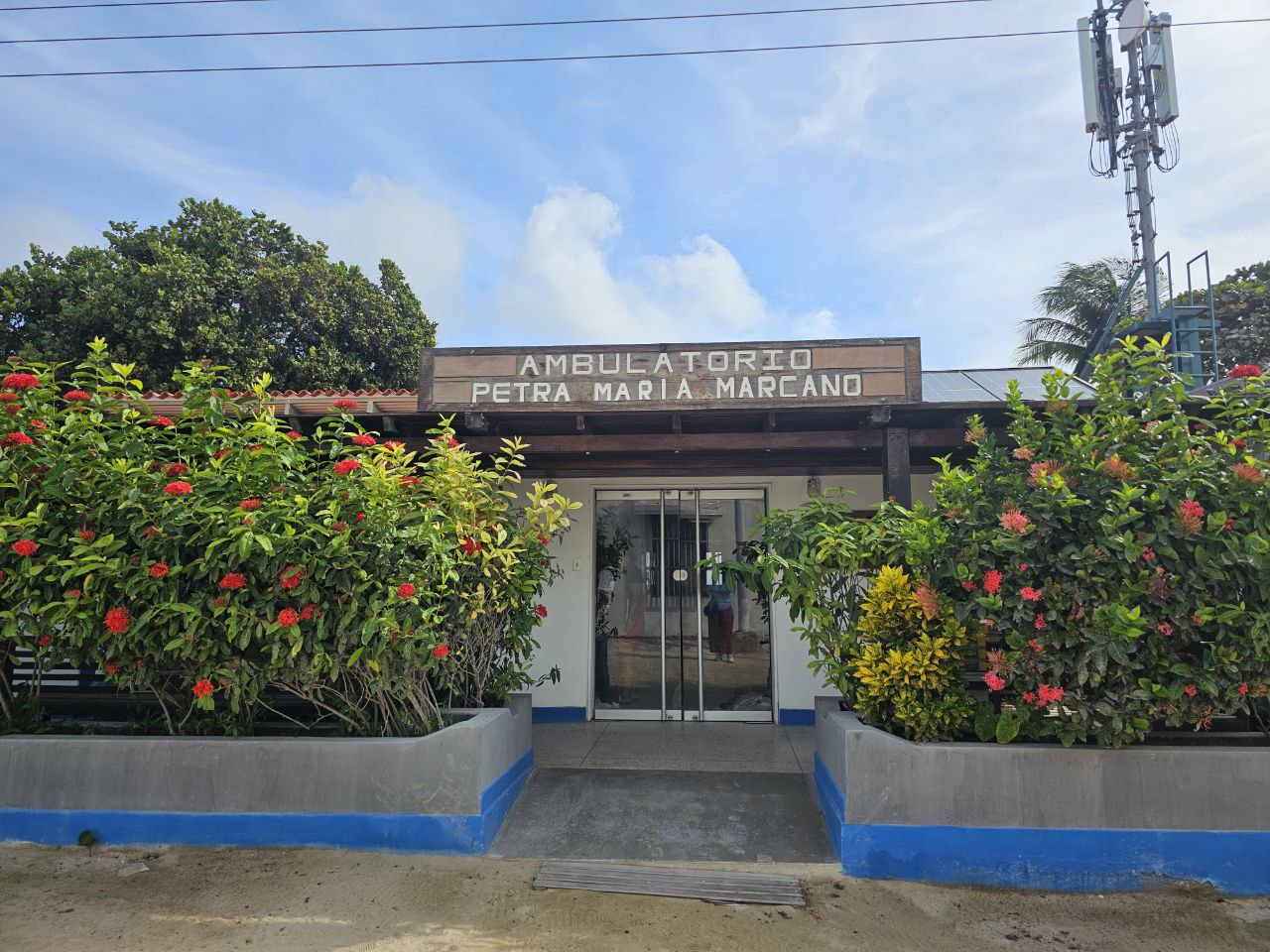 Consejo Comunal Los Roques culmina rehabilitación del laboratorio